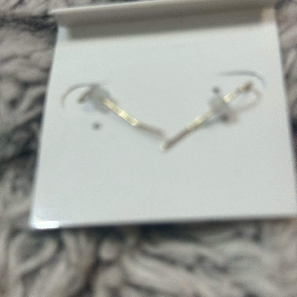 🌸4 for $10 NWT Hannah Gold-Toned Textured Oval Earrings - Picture 5 of 5
